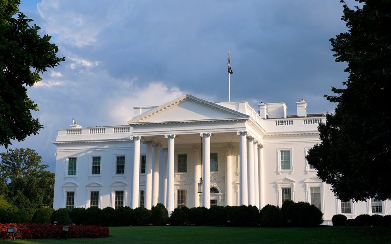 Трамп спрятал портреты Обамы и Бушей от посетителей Белого дома